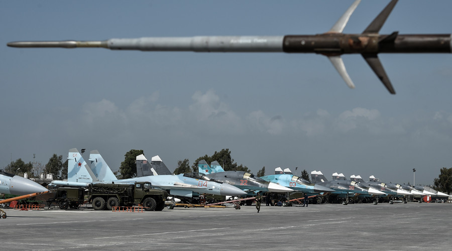 Su-34 multifunctional strike bombers at the Hmeimim airbase in the Latakia Governorate of Syria. © Ramil Sitdikov