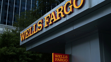 A Wells Fargo Bank © Mike Blake