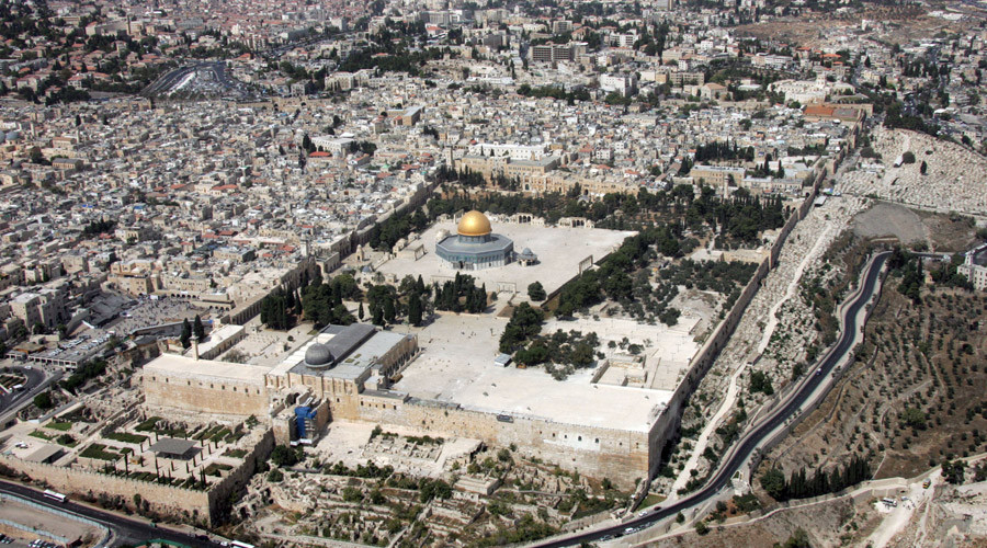 Muslim gravestones in E Jerusalem vandalized, Palestinians blame Israeli authority