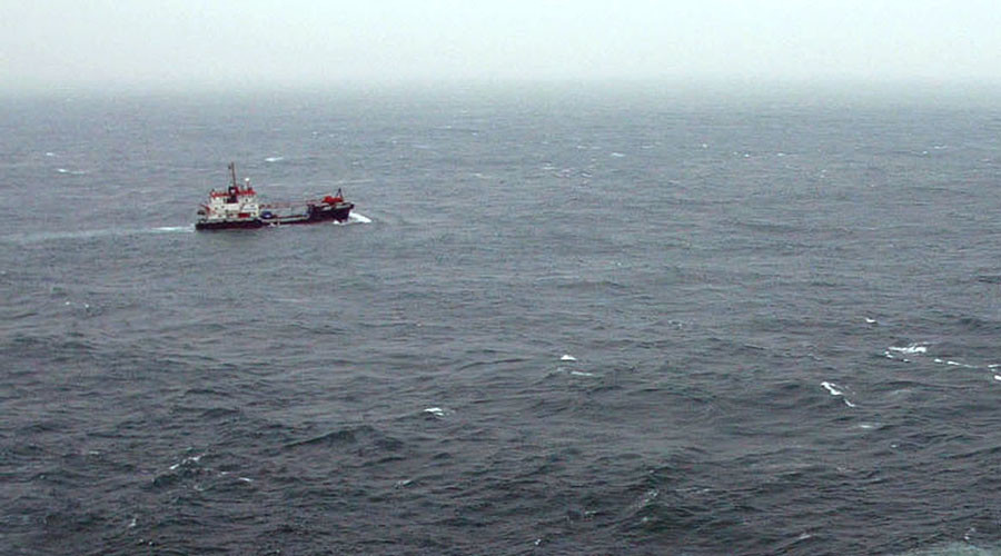 Calais migrant kayaks across English Channel, claims asylum