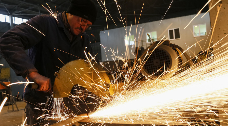 Russian manufacturing activity back on track