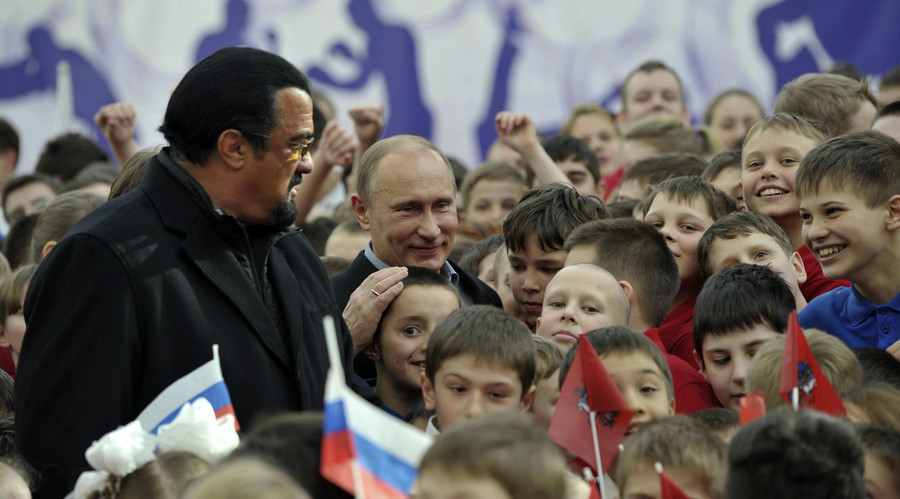 Putin grants Steven Seagal Russian citizenship