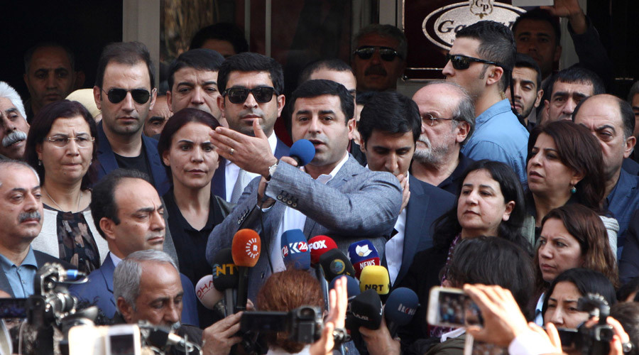 Turkish police detain 2 leaders & 12 MPs of pro-Kurdish HDP party — RT News