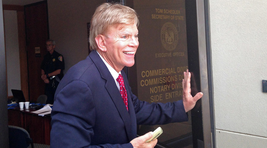 Students arrested & maced at protest against white nationalist David Duke at US Senate debate