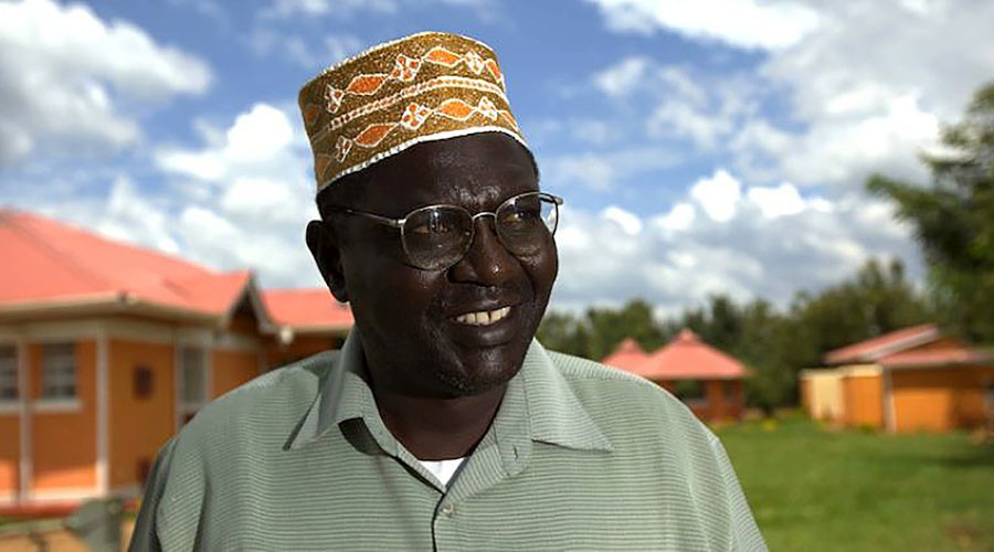 Obama’s brother praises Nation of Islam leader Louis Farrakhan after Clinton Hitler sermon