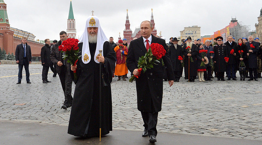 Snow, Putin & the other Vladimir: Russians rally on Unity Day