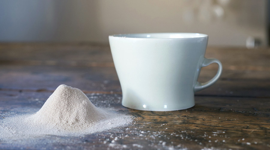 US artist makes dinnerware from human ashes (VIDEO)