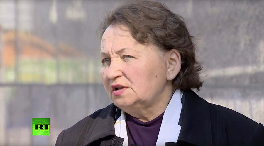 Mother of jailed pilot threatens self-immolation if US does not return him to Russia
