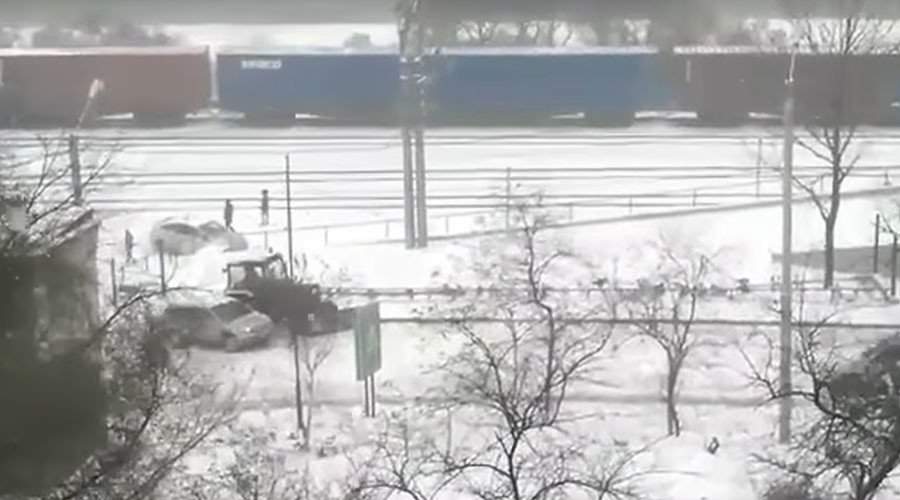 Skid row: Cars slip & slide wildly on ice in Russia's Far East (VIDEO)