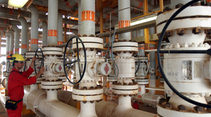 Tehran plans new contracts with Russian oil producers by 2017