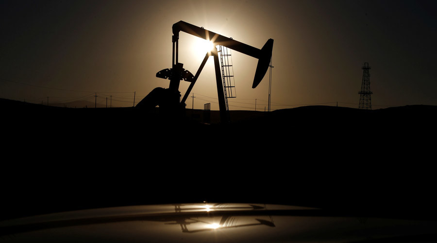 IEA warns glut will swamp oil market if no OPEC cut