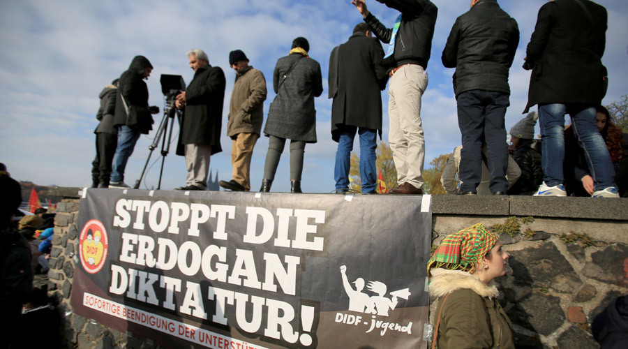 Clashes break out as thousands rally against Turkey’s Erdogan in Cologne (VIDEO, PHOTOS)