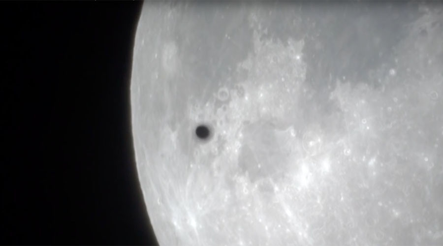 Supermoon exposes UFO-like object passing by (VIDEO)