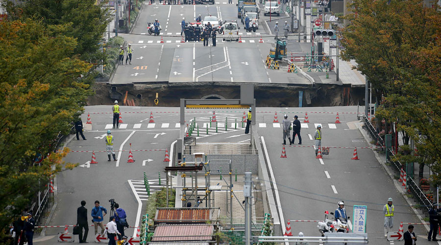 Timelapse captures incredibly swift Japanese sinkhole repair (VIDEO)