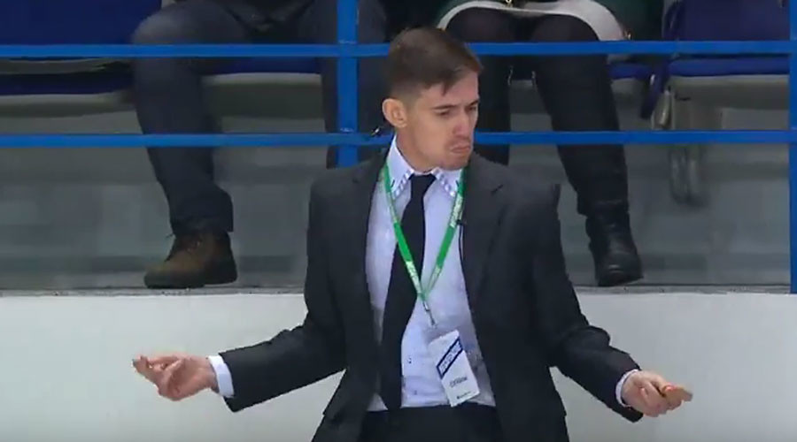 Russian hockey ‘security guard’ dancing to Michael Jackson goes viral (VIDEO)