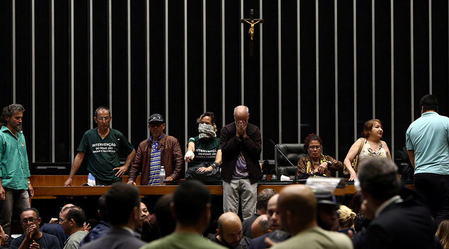 Anti-govt protesters storm Brazil’s Congress, demand military intervention (VIDEO)