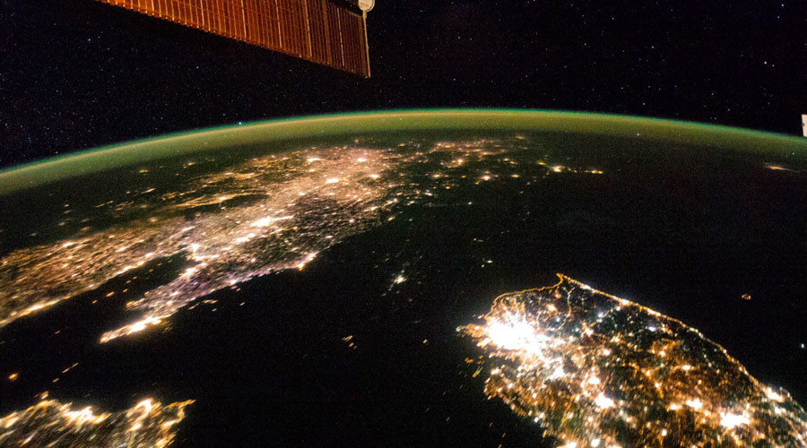 SpaceX seeks lift-off for global satellite internet network
