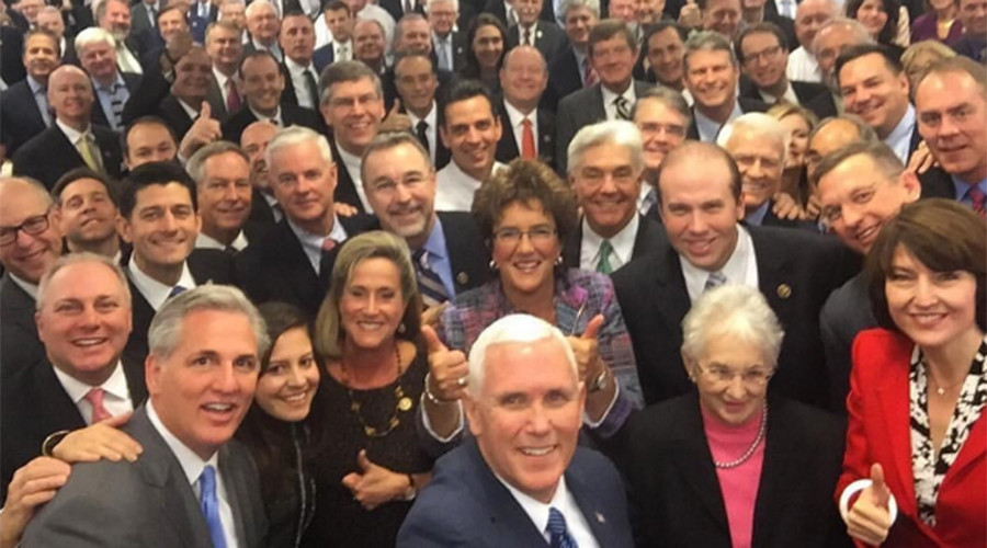 #HouseSoWhite: Pence ‘Unified’ GOP selfie gets trolled on Twitter