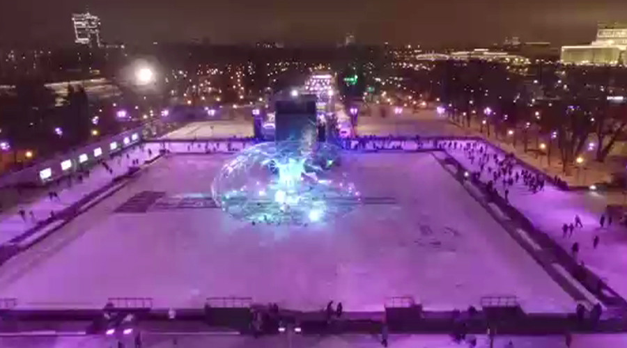 Moscow’s spectacular never-ending ice skating rink captured by drone (VIDEO)