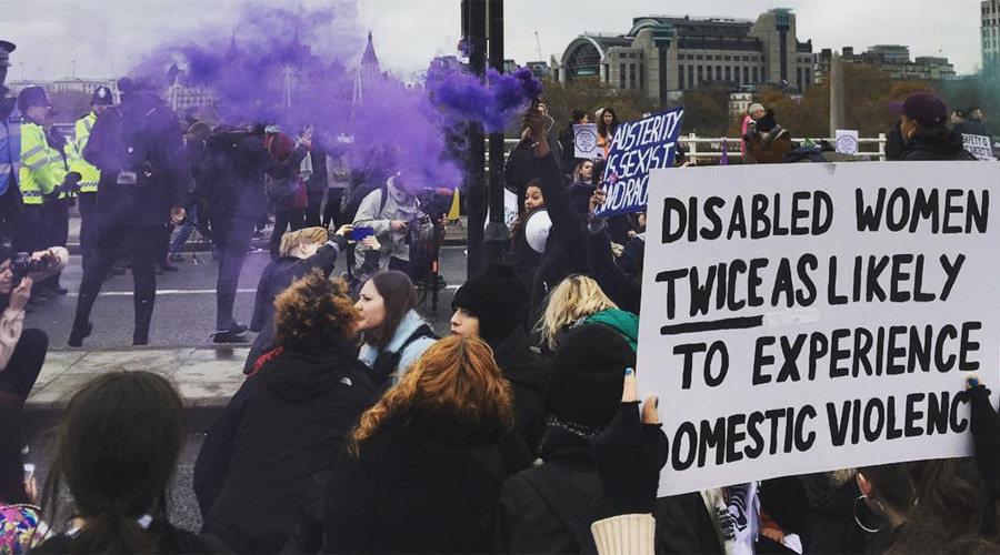 London bridge shut down by domestic violence protest (VIDEOS, PHOTOS)