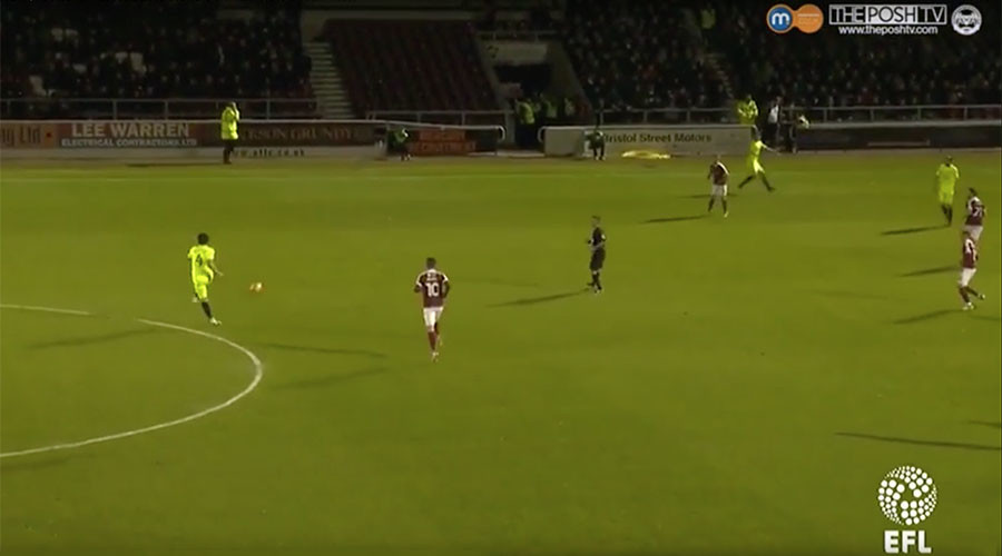 The best misplaced pass in football history? (VIDEO)