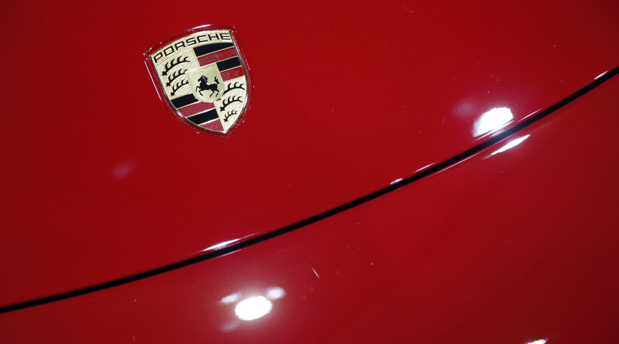 Rented Porsche nailed by bomb squad after bad parking job in downtown Paris (PHOTO)