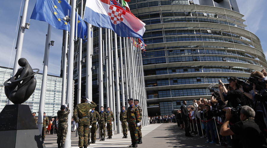 ‘Dagger pointed at heart of NATO’ – US secretary of state contender on EU army