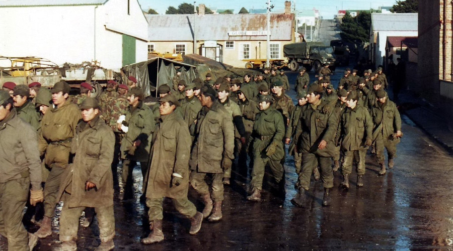 Bodies Of Argentine Soldiers Killed In Falklands War To Be Exhumed RT UK   5836fd3dc3618897438b4640 