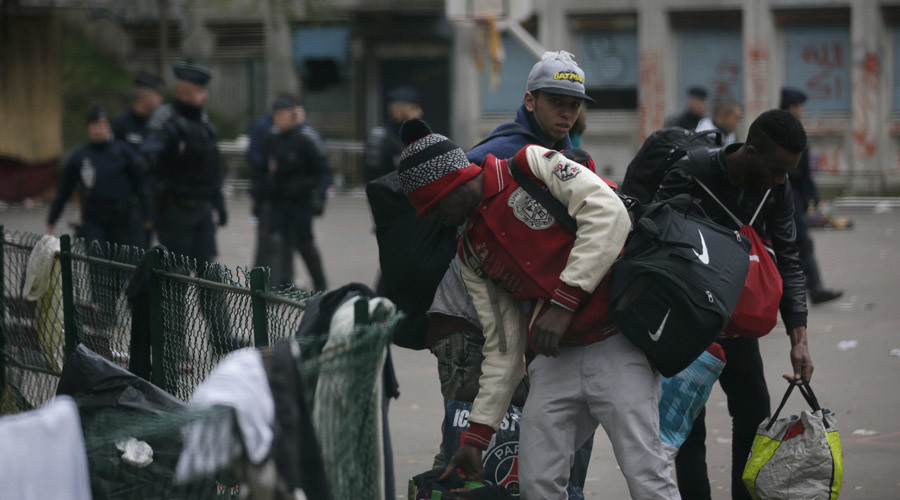 ‘Best offer’: France to give €2,500 to migrants who return home voluntarily