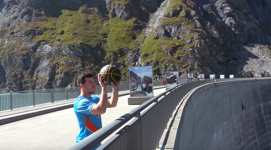 Australian trio sets highest basketball shot world record