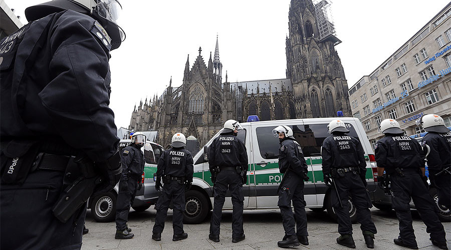 Cologne plans helicopters & mounted police to prevent mass sex assaults on NYE – report