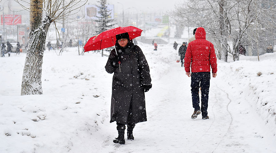 Russians warm towards West & favor rapprochement, poll shows