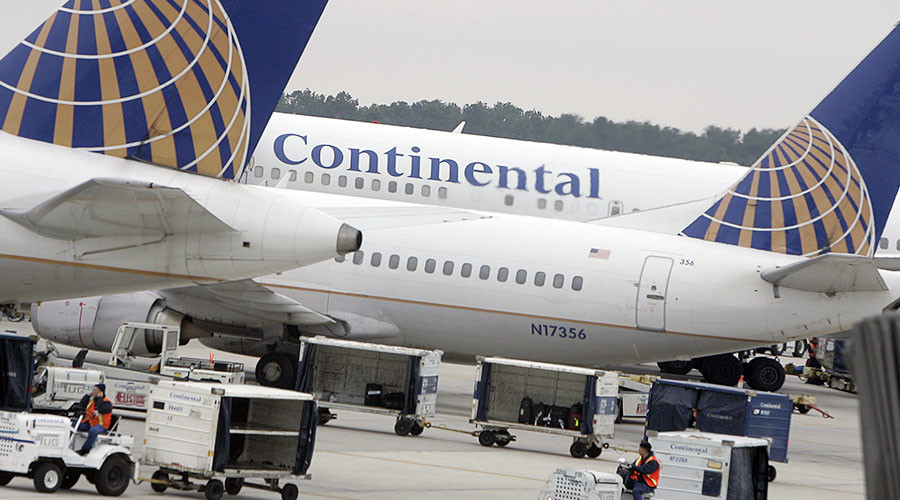 Woman opens emergency exit door, jumps off plane (VIDEO)