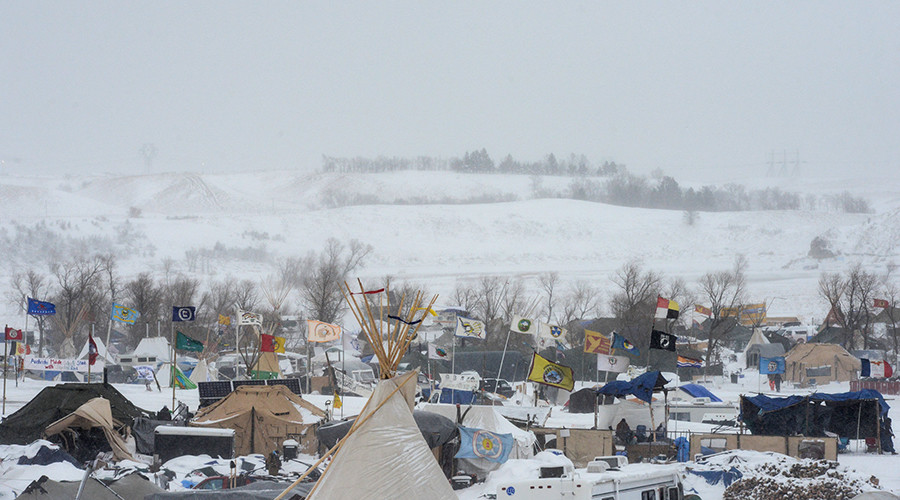 North Dakota officials to start blocking vital supplies to DAPL campsite – report