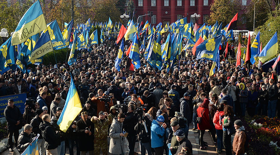 Saving Poroshenko? US State Dept offers $800k to Ukraine NGOs