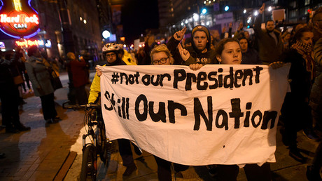 Demonstrators protest in response to the election of Republican Donald Trump as the president of the United States in Philadelphia, Pennsylvania, U.S. November 11, 2016 © Mark Makela