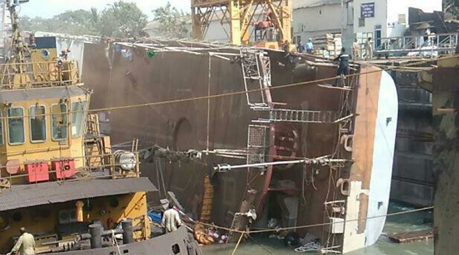 2 dead as Indian warship tips over in dock (PHOTOS)