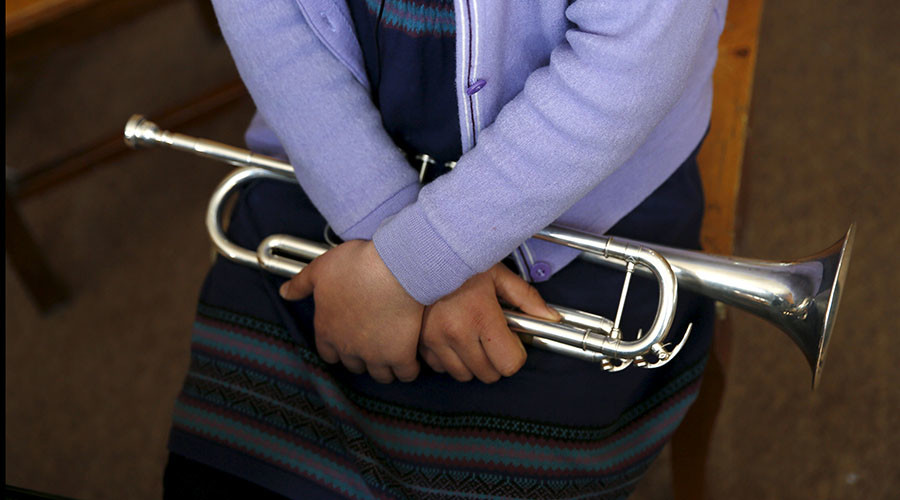 Pedophile teacher allegedly attacked & killed with own trumpet by victims’ parents