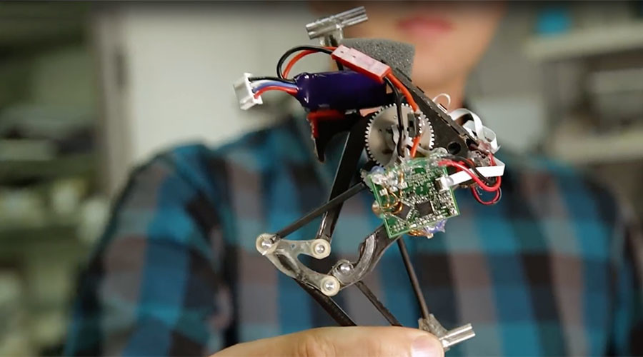 1-legged robot springs off barriers parkour-style (VIDEO)