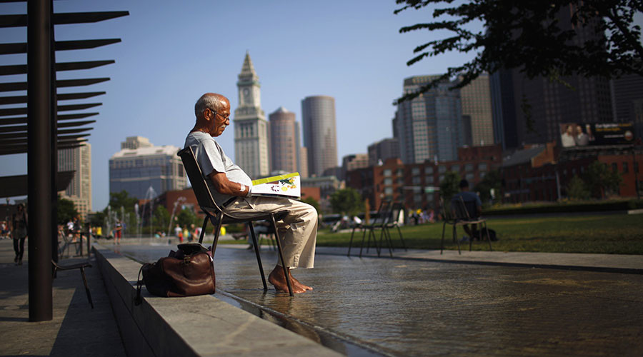 US life expectancy down for 1st time in 22 years – study