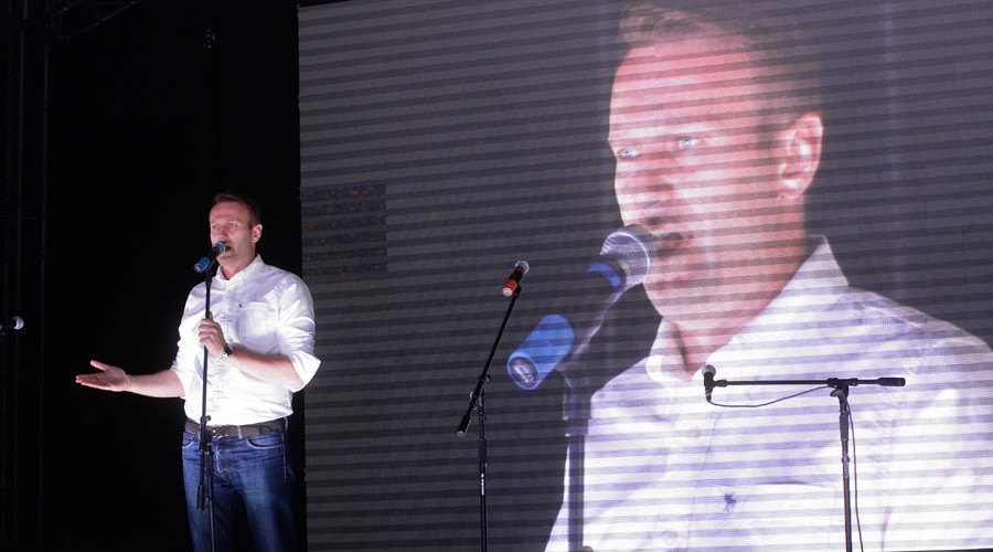 Navalny announces plans for presidential bid in 2018