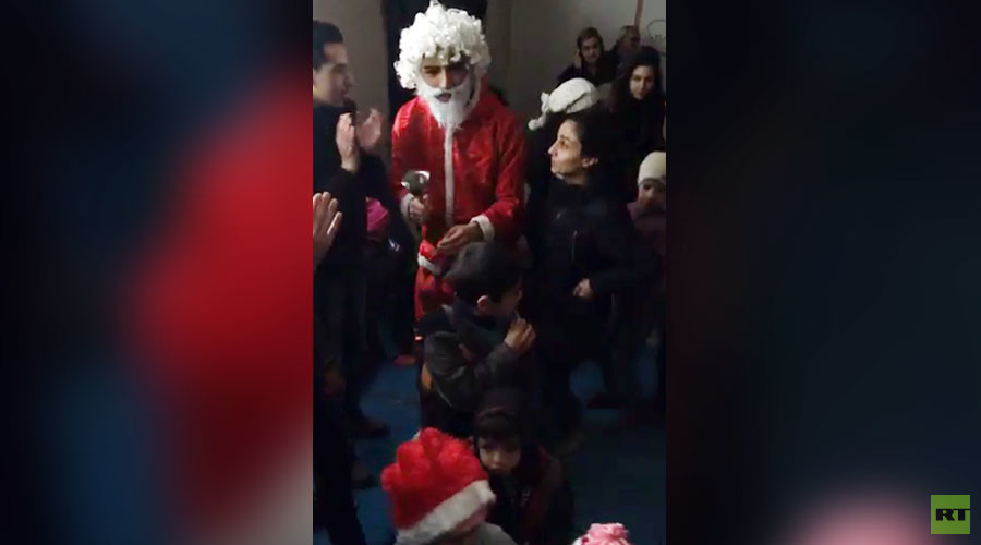 Snow, Santa & smiles: RT sees children in post-war Homs getting back to normal life (VIDEO)