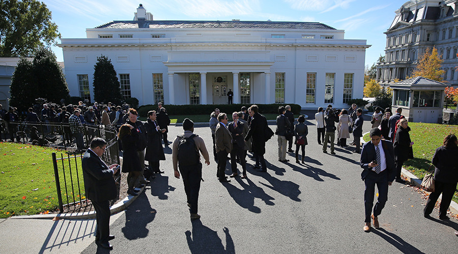 White House shames American journalists for Clinton loss