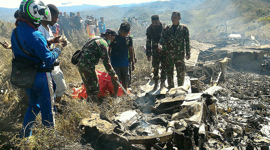 13 people killed when Indonesian C-130 cargo plane hits mountain (PHOTOS)