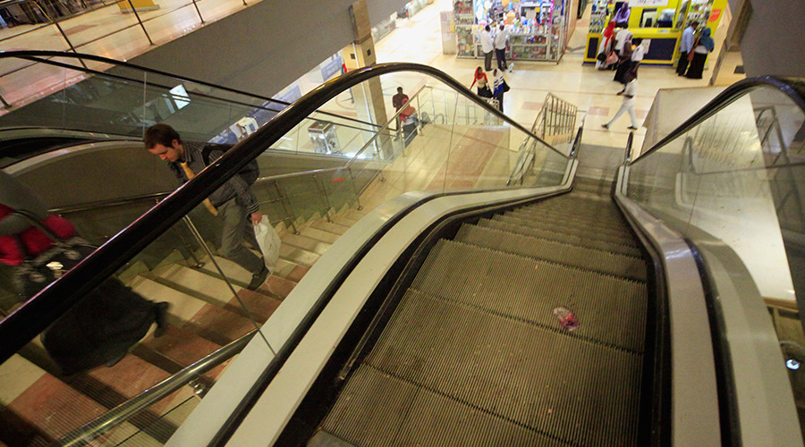 7 people injured tumbling down New York escalator like dominos