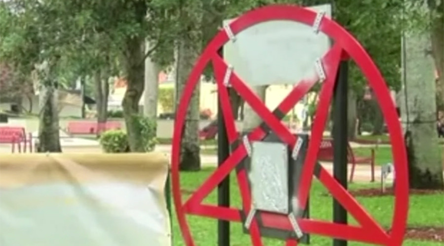 Florida vandals can’t handle satanic pentagram next to nativity scene