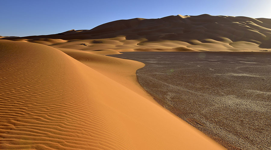 Winter wonderland? Sahara sees snow for first time in 37 years (PHOTOS)