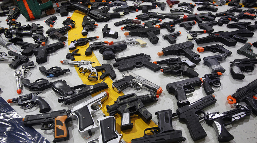 13-year-old with fake gun shot by private investigator