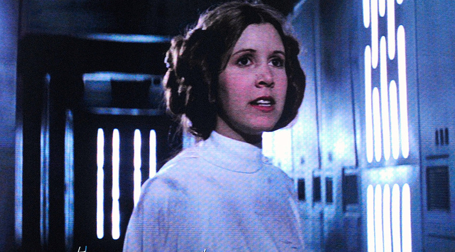 Star Wars actress Carrie Fisher suffers heart attack aboard transatlantic flight