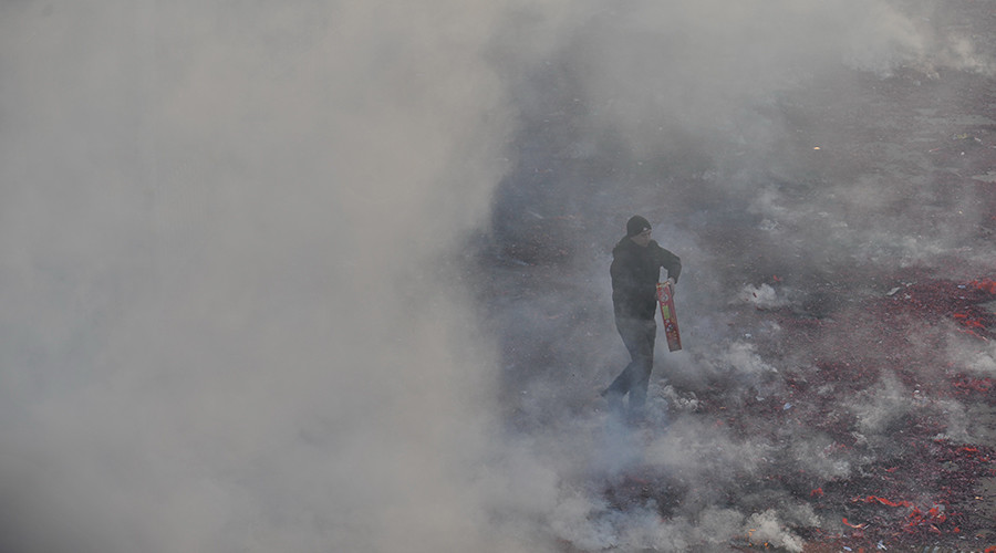 Pillars of smoke from site of reported blast at illegal firecracker factory in China (VIDEO)
